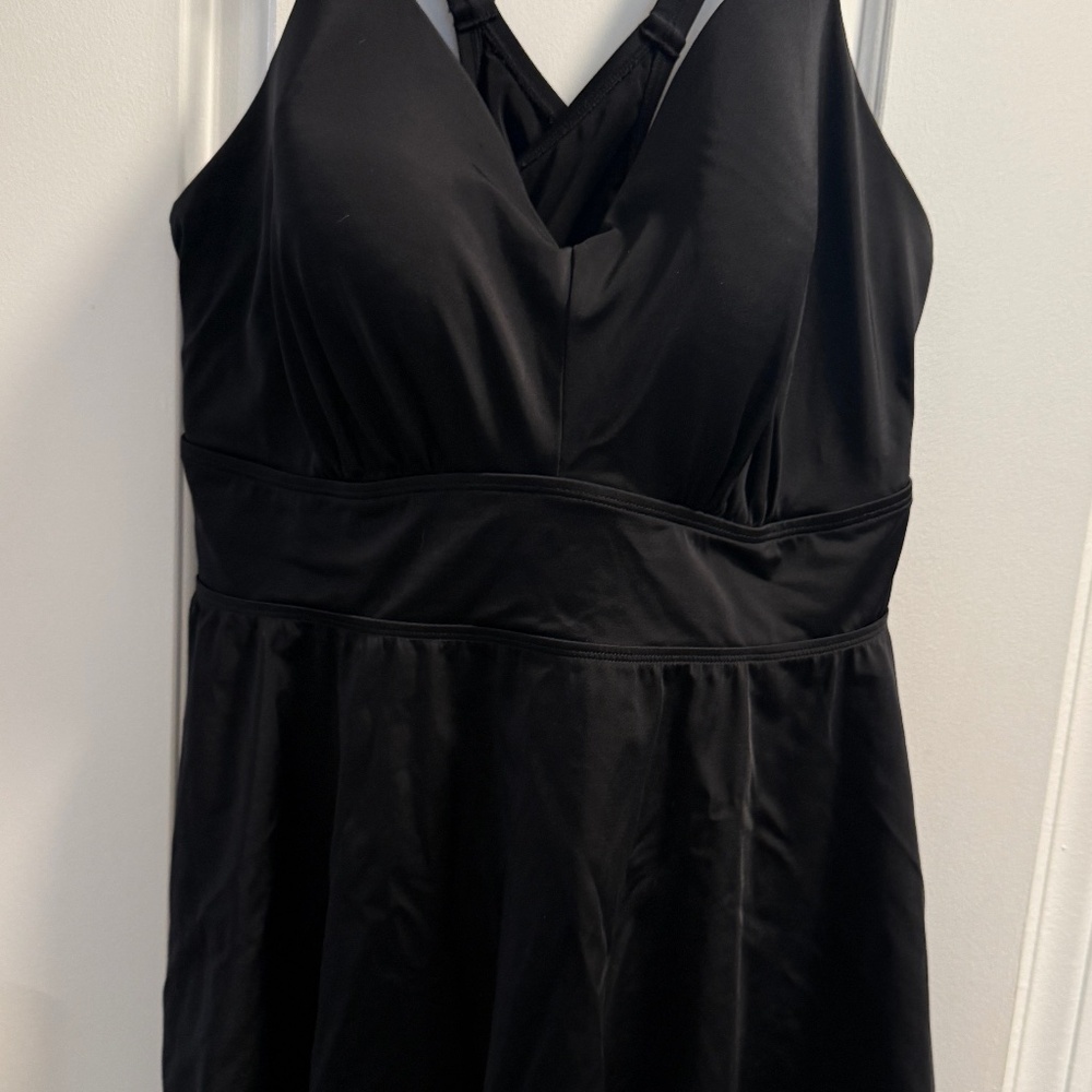 Torrid Swimwear Tank Top, Black Size 4 DD/F
